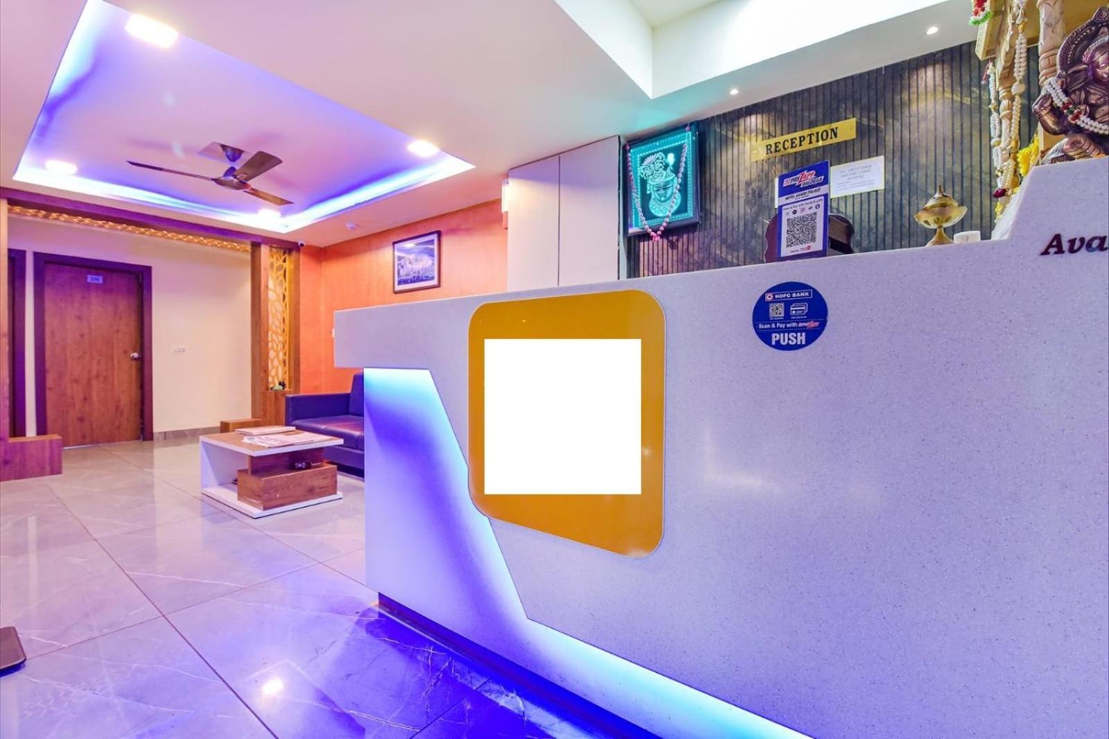 Hotel Avadh Palace, Subhash Bridge, Rto Circle, 阿穆达巴 外观 照片